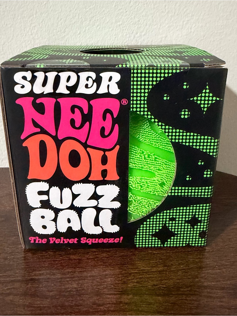 Super NeeDoh Fuzz Ball Squeeze - Neon Green